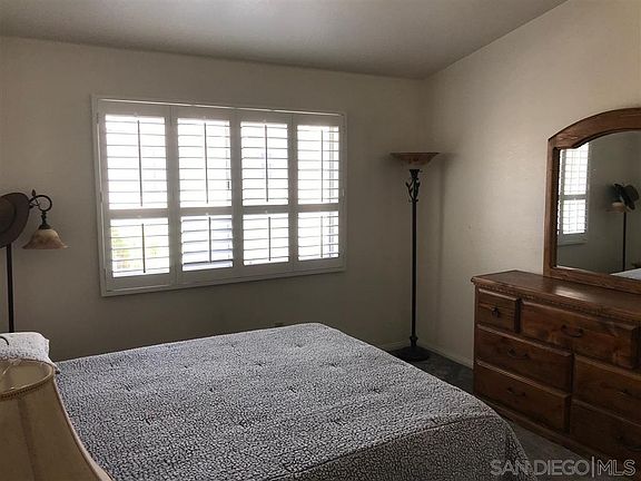 5th image of 1031 S Mollison Ave Unit B