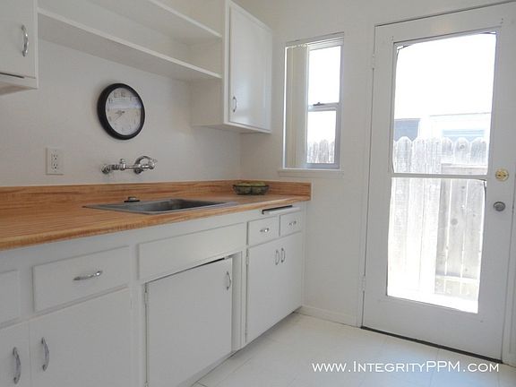 3rd image of 3051 Luna Ave