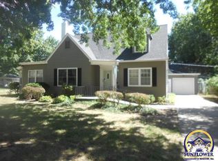 2903 SW 20th St, Topeka, KS 66604