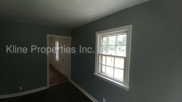 2nd image of 1827 Kildare Ave
