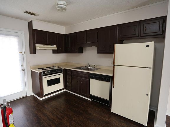 5th image of 140 Lanier Dr #66