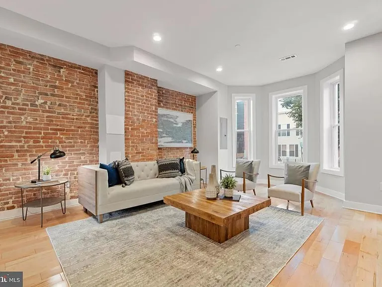 1121 Montello Ave NE #2 — Photo 3