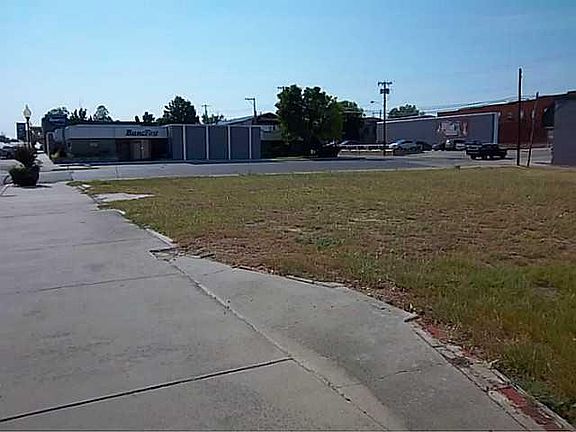 3rd image of 222 W Bdwy Lot 18-19-21