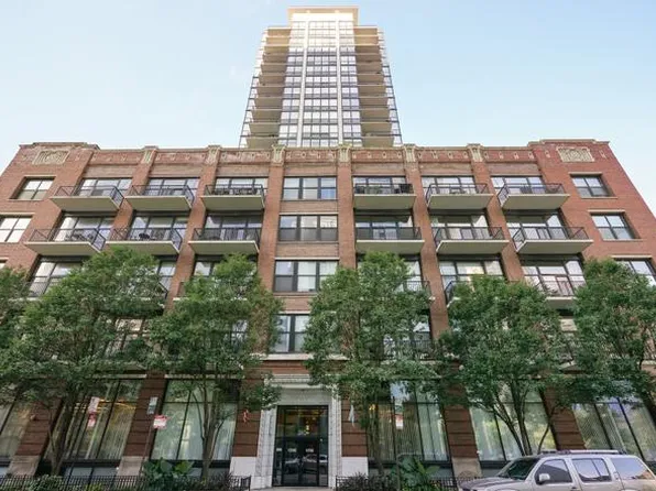 210 S Des Plaines St #707, Chicago, IL 60607