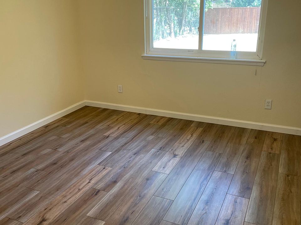 1st image of 1109 Llano Trl