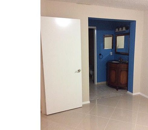 4th image of 8290 Ibis Club Ln APT 912