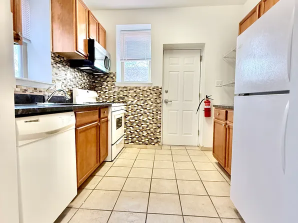 2 S 46th St, Philadelphia, PA