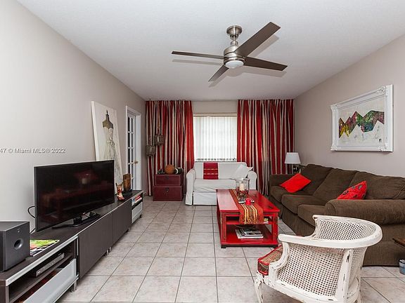 3rd image of 2300 Park Ln APT 212
