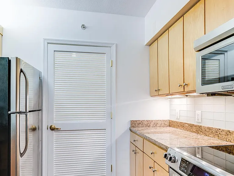 631 D St NW #330 — Photo 9