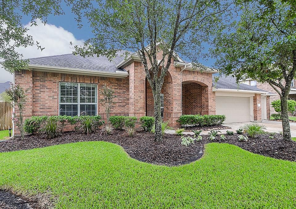 1st image of 28603 Hayden Park Dr