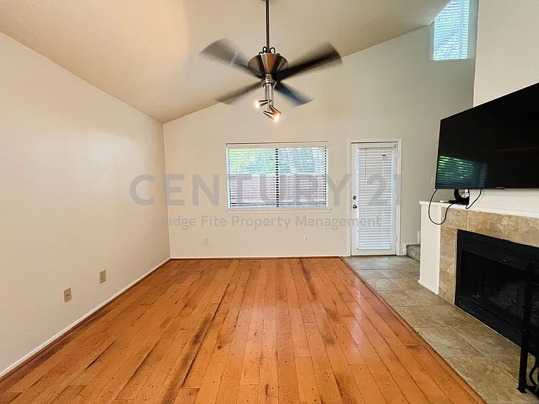 5759 Cedar Creek Dr — Photo 3