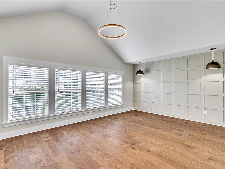 158 Bluffside Cir — Photo 33