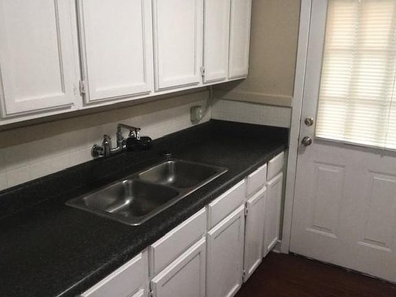 4th image of 3570 Marion Ave