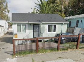 3327 68th Ave, Oakland, CA