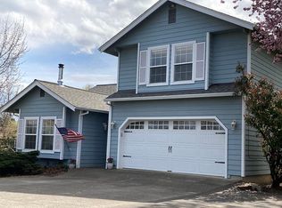 1051 Cannon Dr, Hood River, OR 97031