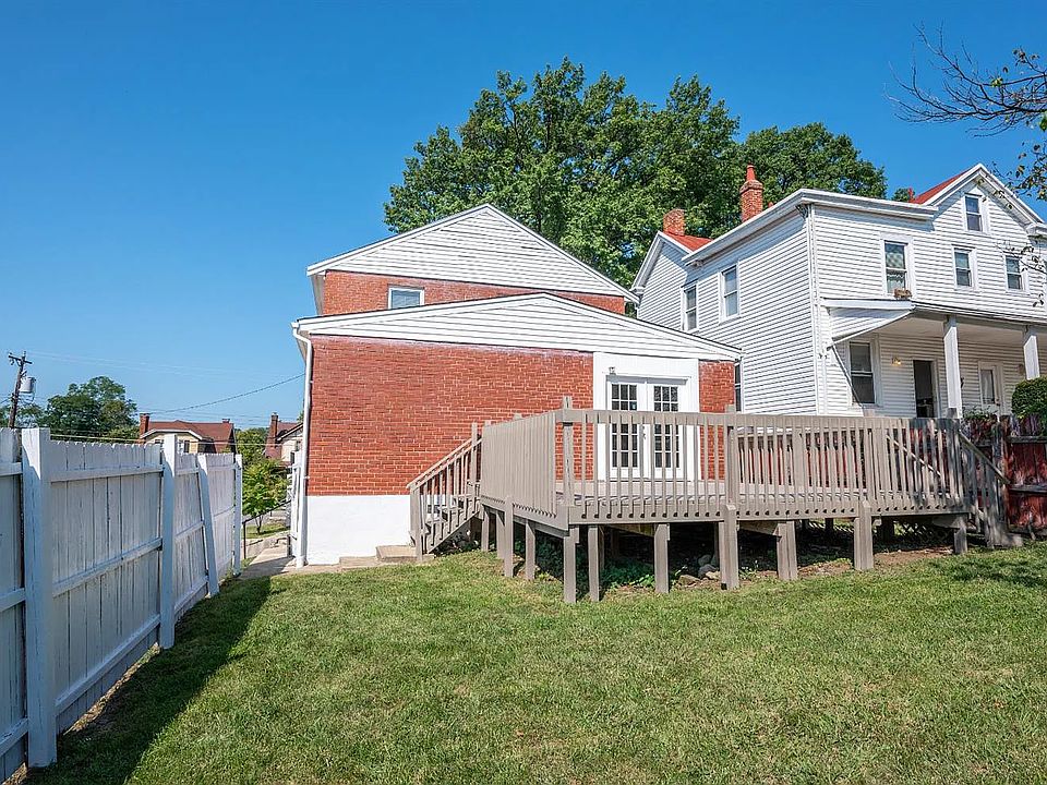 1st image of 578 Rosemont Ave #1