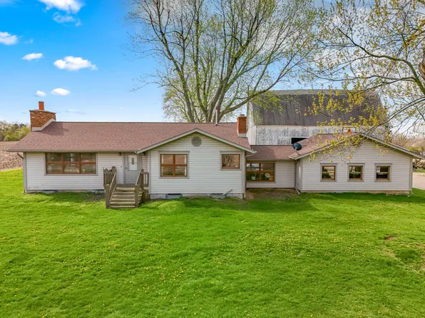 2871 W Bacon Rd, Hillsdale, MI 49242
