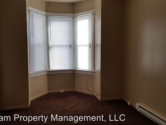 5th image of 123 1/2 S Locust St