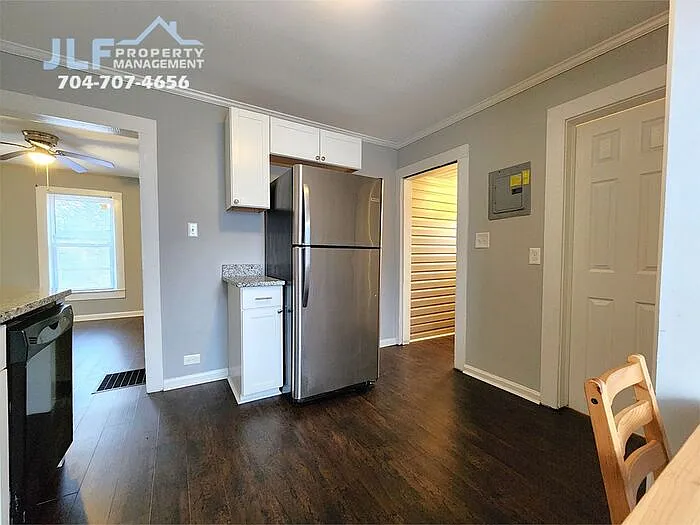 507 S Vance St — Photo 5