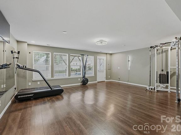5th image of 6226 Rockefeller Ln