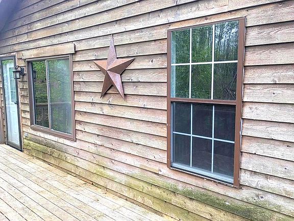 2nd image of 5860 Lilac Cir