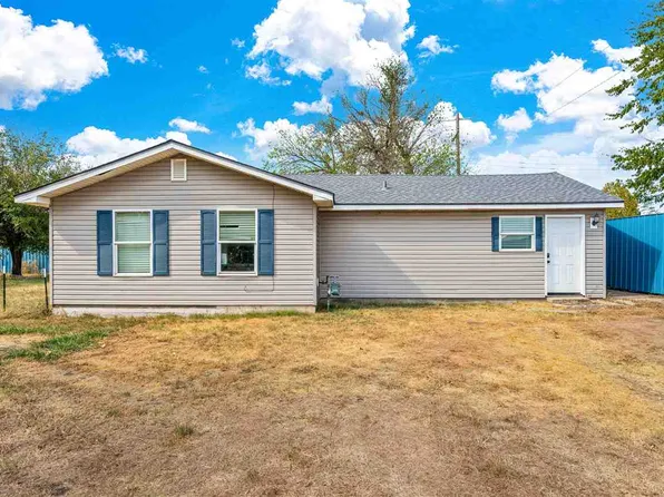 146 NE Pine Ave, Elgin, OK 73538