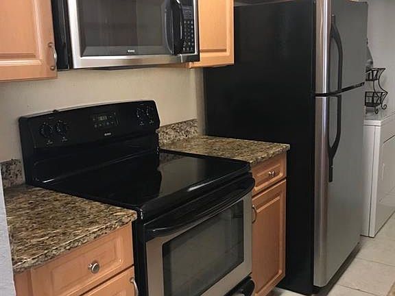 2nd image of 2935 Winkler Ave APT 1108
