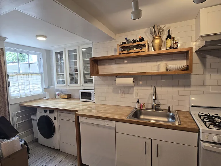 882 Penn Ave NE #3 — Photo 10