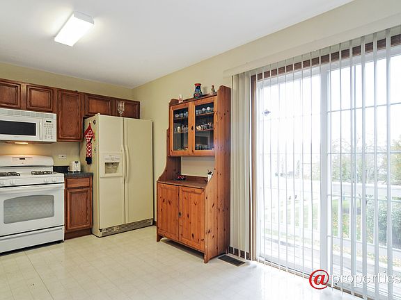 Kitchen / Breakfast Room