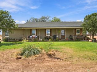 390 Sun Rd, Plainview, TX 79072
