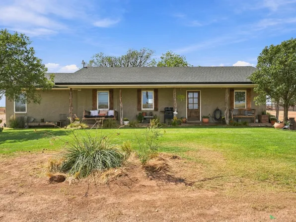 390 Sun Rd, Plainview, TX 79072