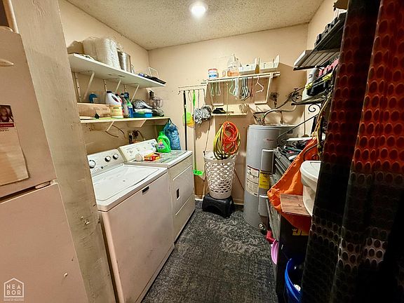 5th image of 416 E Locust St