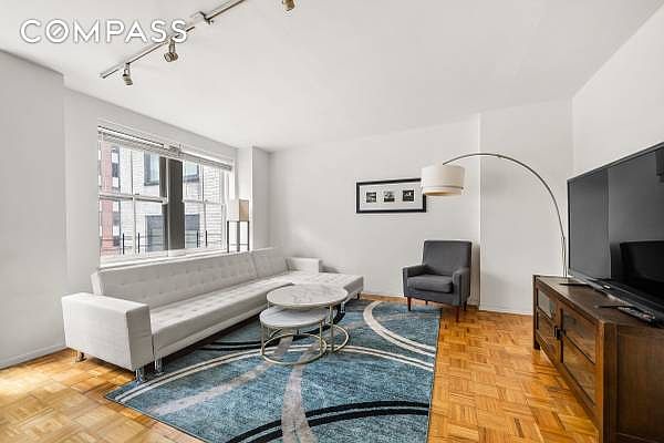 1st image of 150 W 51st St APT 2119
