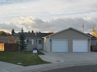 1212 Blue Water Ct, Cody, WY 82414