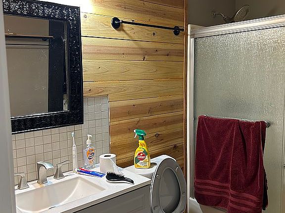 4th image of 210 Fireside Way