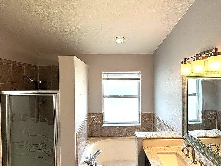 12804 Gettysburg Cir — Photo 15