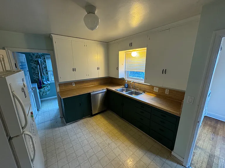 527 NW 15th St — Photo 13