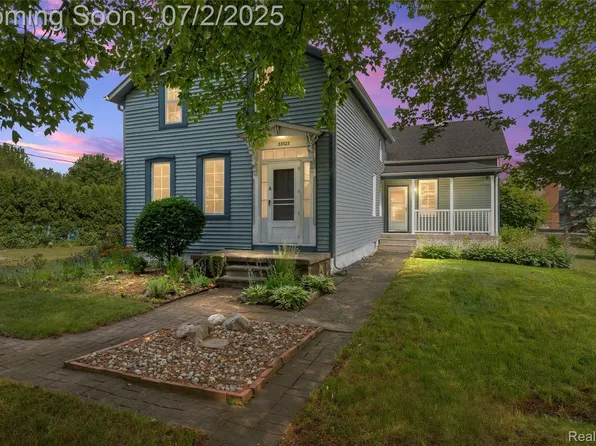 33523 Mulvey Rd, Fraser, MI 48026