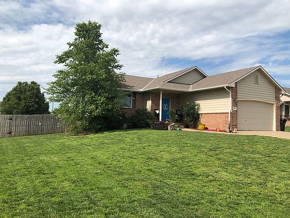 3rd image of 900 E Sandalwood Cir