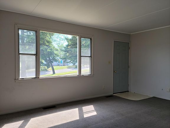 5th image of 89 Burk Dr
