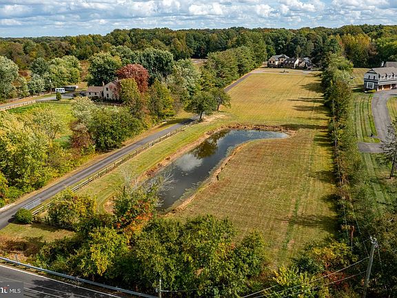 3rd image of 740 Garwood Rd