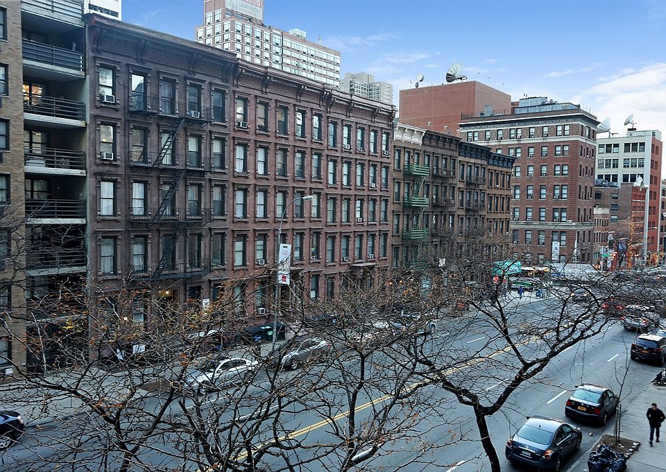 1st image of 457 W 57th St #406