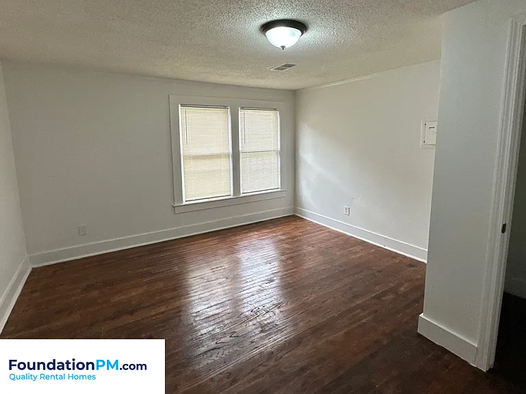 914 Garland St — Photo 5