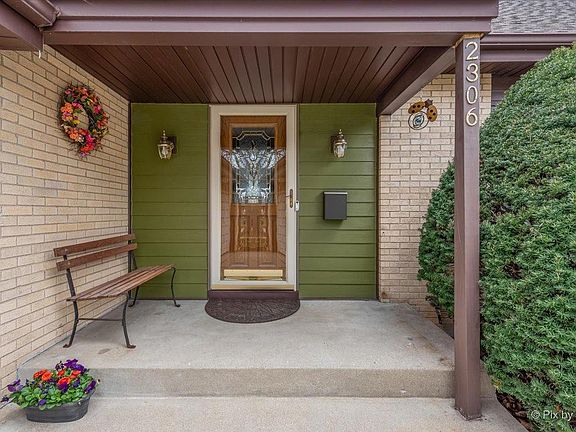 2nd image of 2306 E Michael Manor Ln