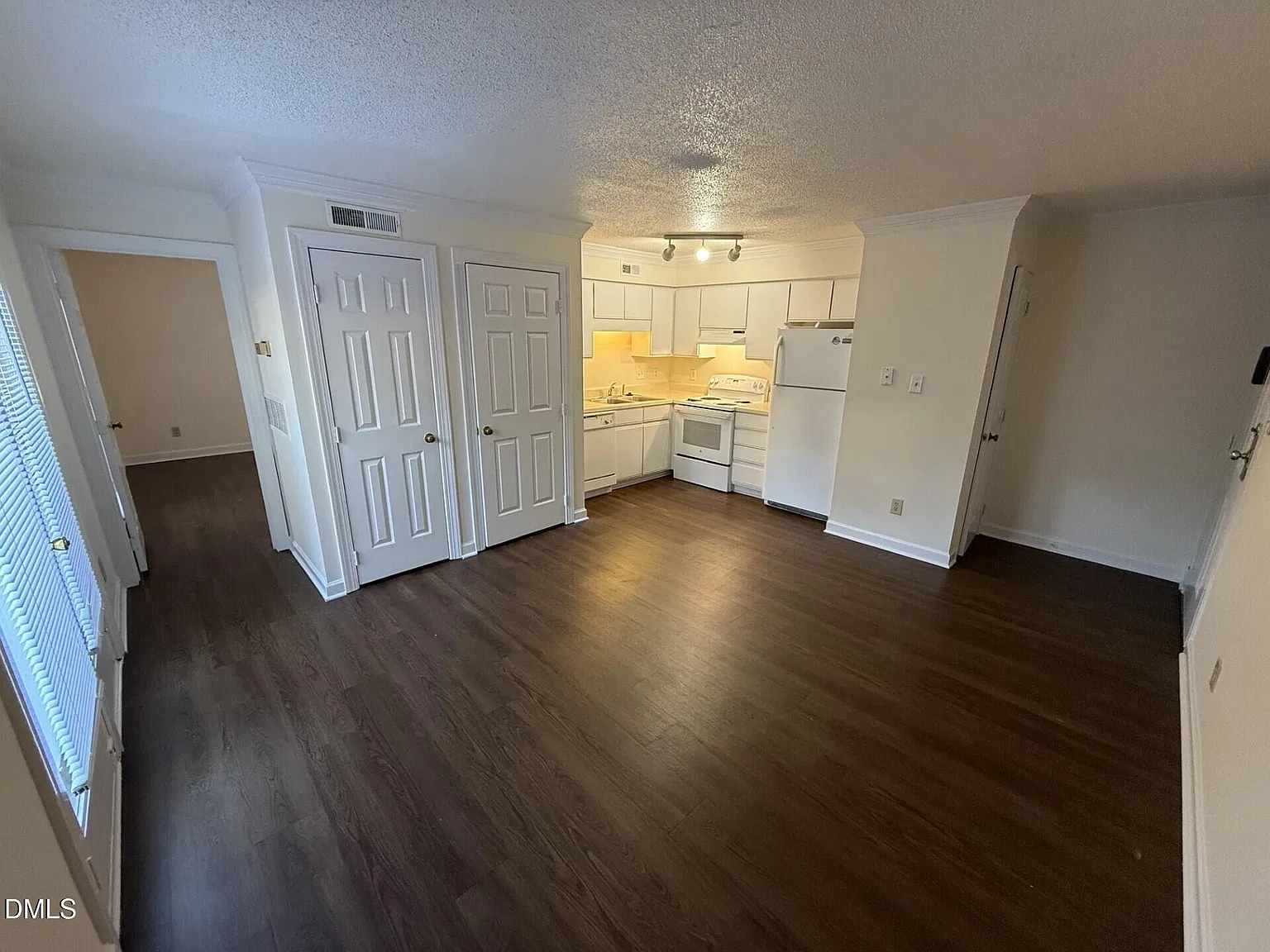 1 bed, 1.0 bath, 540 sqft, $1,095 — Photo 2