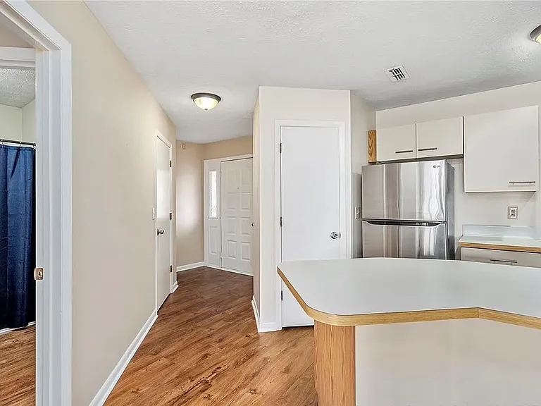 1006 Brookhollow Dr #9 — Photo 3