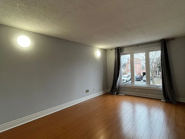102 Seamist Cres — Photo 6