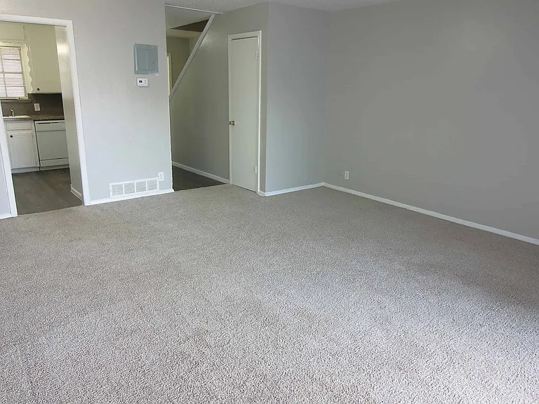 Northridge Court Apartments — Photo 11