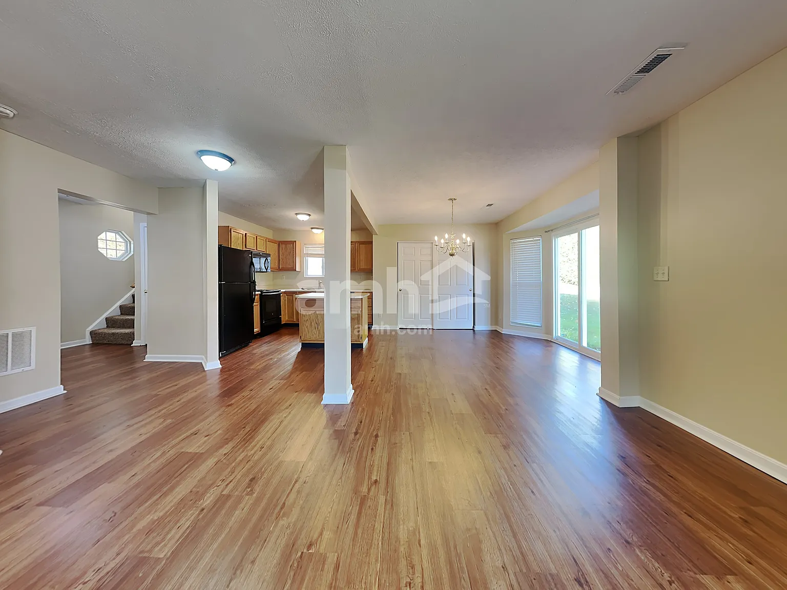 3 bed, 2.5 bath, 1437 sqft, $2,140 — Photo 4