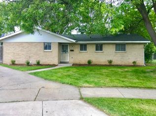 8936 W Winfield Ave, Milwaukee, WI 53225